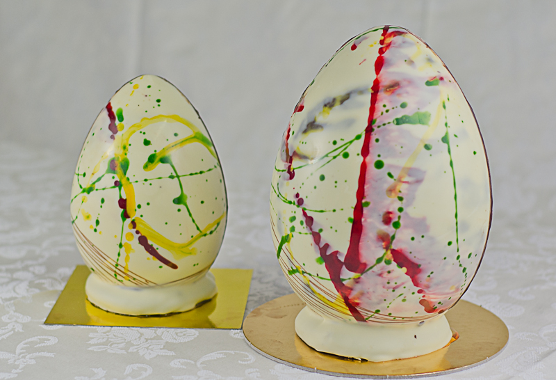 uova con schizzi colorati uova con schizzi colorati