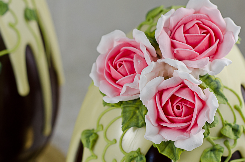 particolare decorazione con rose particolare decorazione con rose