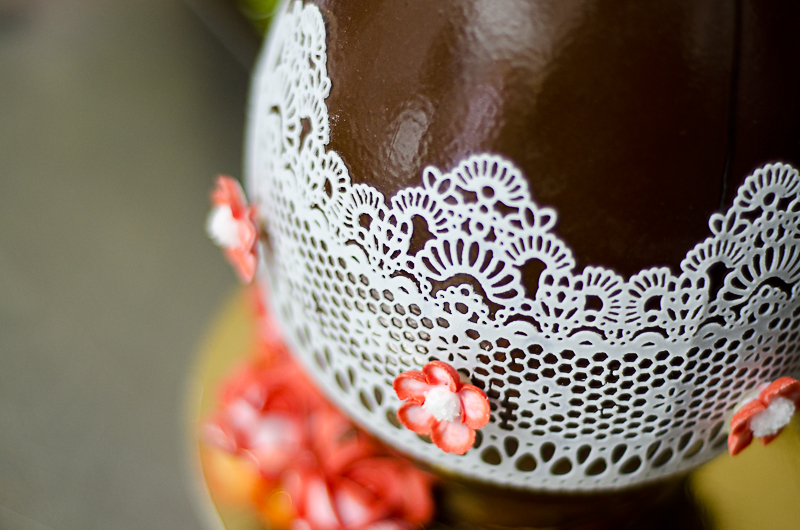 particolare uovo con merletto particolare uovo con merletto